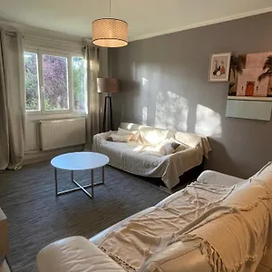 Appartement Le T3 - Situe Au Calme A Manissieux Proche Eurexpo & Groupama Stadium, Saint-Priest (Rhone)
